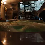Hotel Deep Cave House