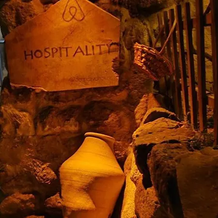 Hotel Deep Cave House *