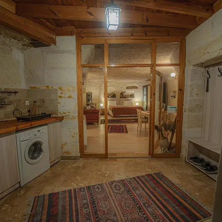 Ξενοδοχείο Deep Cave House *