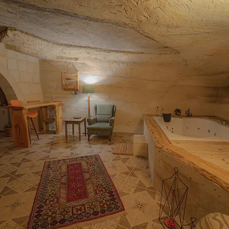 Deep Cave House *
