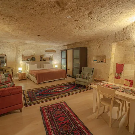 Deep Cave House *