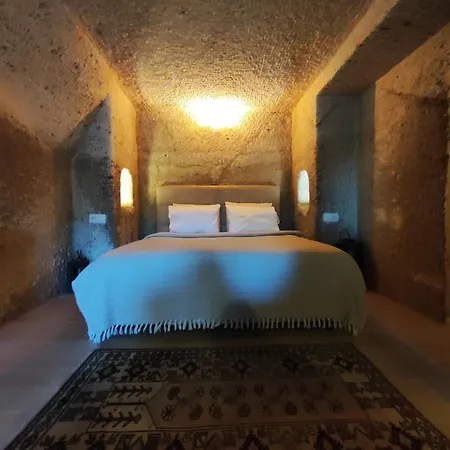 Deep Cave House *
