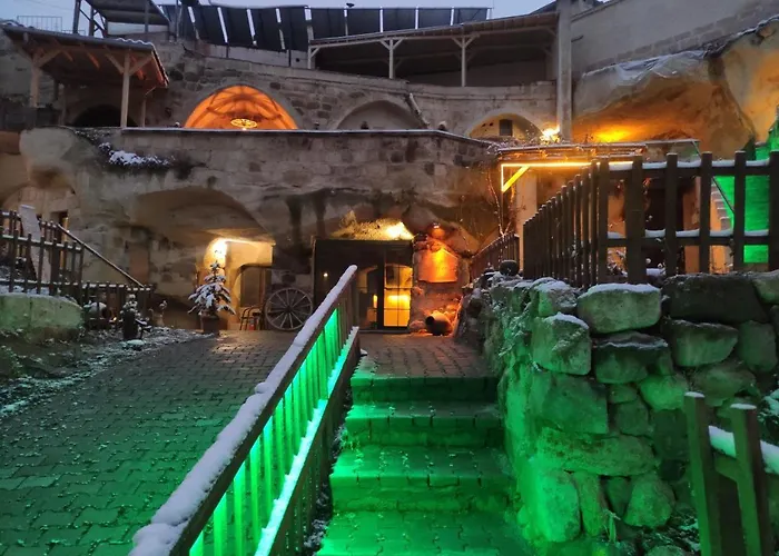 Deep Cave House Hotel *