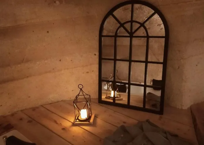 Deep Cave House Hotel