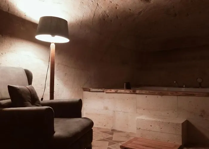 Deep Cave House فندق *