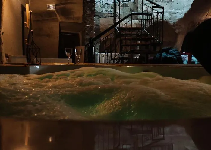 Hotel Deep Cave House