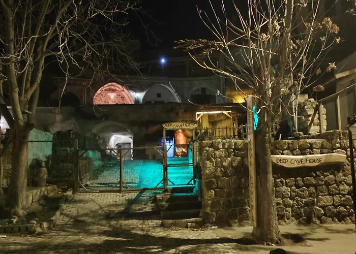 Hotel Deep Cave House